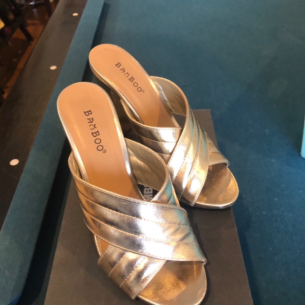 Shoes - Picture 5 of 16